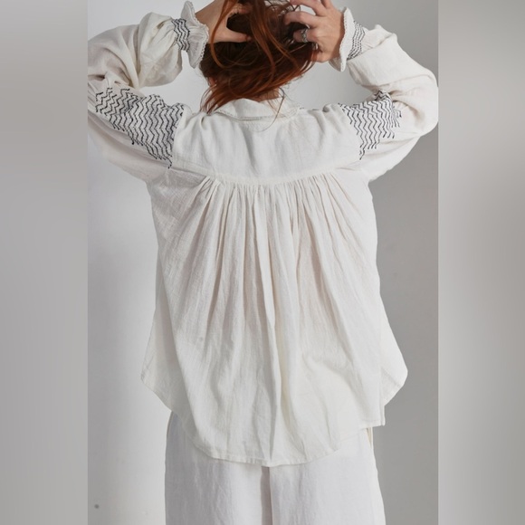 Laurence Bras Cotton Nord Blue Smocked Embroidered Blouse Small White Navy Boho - Picture 2 of 15